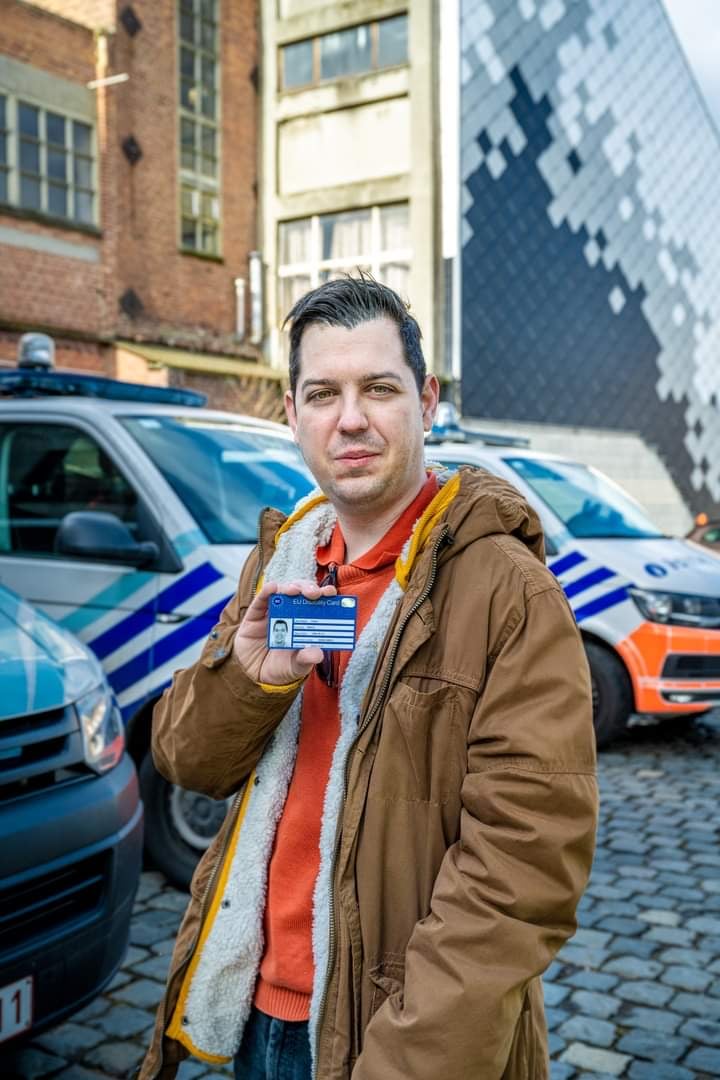 Για την ΕΥΡΩΠΑΪΚΗ ΚΑΡΤΑ ΑΝΑΠΗΡΙΑΣ διά χειρός των ακτιβιστών της EDC FAN BELGIUM